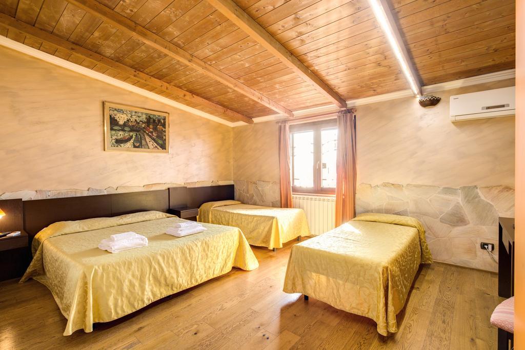 Villa Gengi Ардеа Екстер'єр фото
