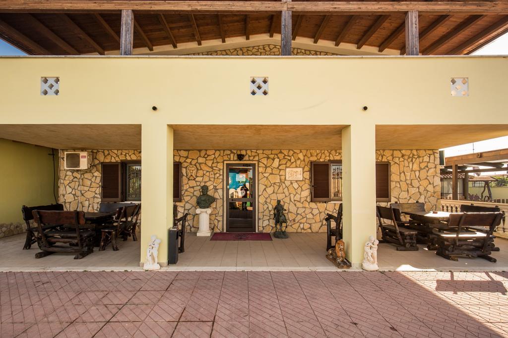 Villa Gengi Ардеа Екстер'єр фото