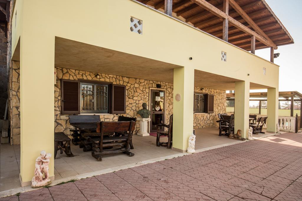 Villa Gengi Ардеа Екстер'єр фото